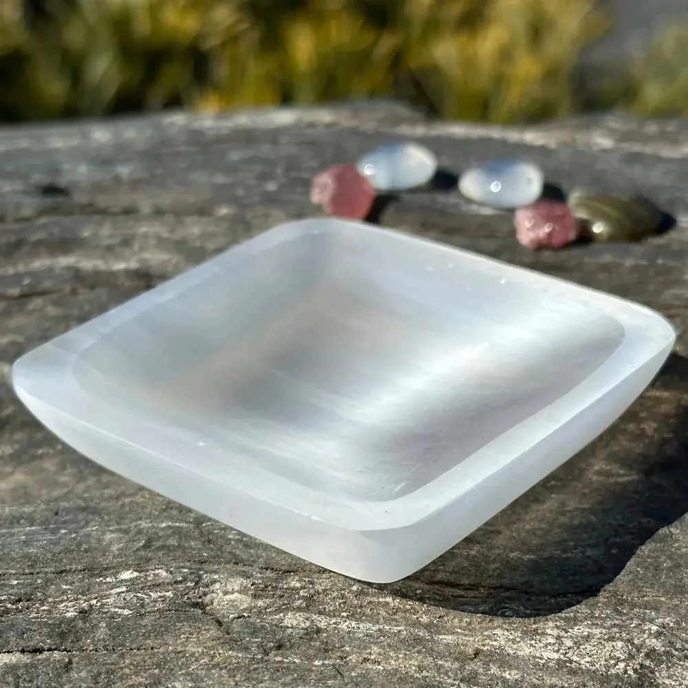 Natural White Selenite Square Bowl 9-10cm Gypsum Crystal Charging Plate for Reiki Healing, Home Decor, Meditation &