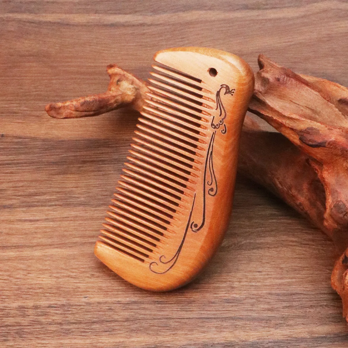 1 PC Natural Peach Wood Handcrafted Fine Tooth Comb Anti-Static Head Massage Classic Comb Hair Styling Hair Care Tool