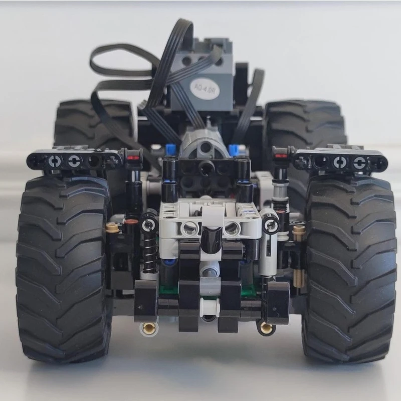 

Universal Tractor Chassis (PF Version V4) Model Display 507 Pieces Children's Birthday Toy Gift Christmas Gift MOC-259206