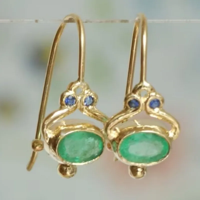 Klassische goldene ovale eingelegte Ohrringe mit grünen Steinen für Damen, modische Verlobungsfeier-Ohrringe, Schmuck
