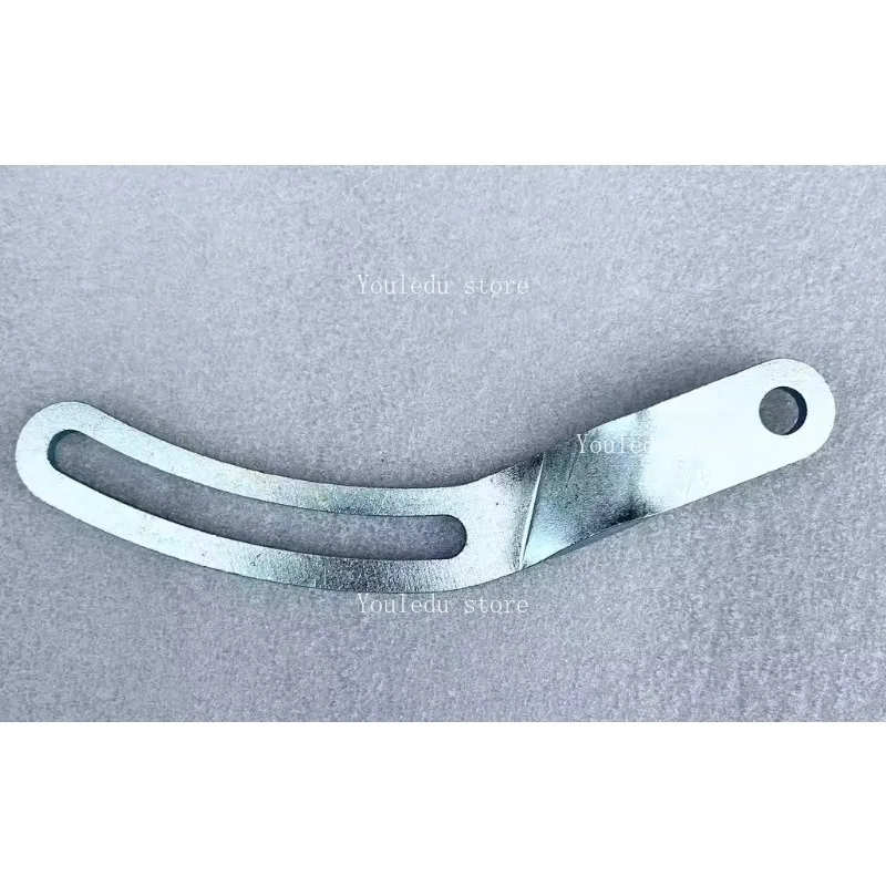 

Подходит для 5F 6F 1Z 2Z 11Z 13Z Кронштейн регулировки генератора вилочного погрузчика 16381-78300-71