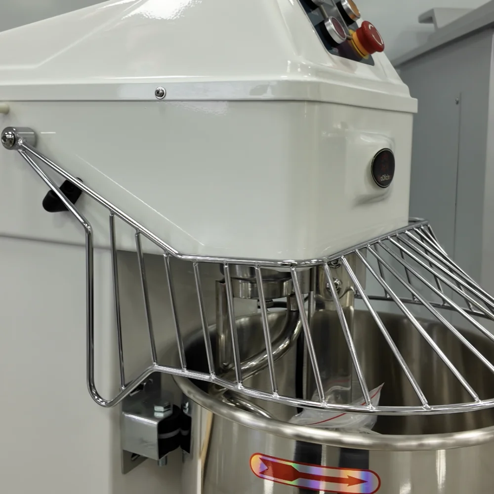 Double Action Two Speeds Spiral Dough Mixer 40L Capacity for 16KG Flour Mixing with Large Dimensions for Industrial Bakeries