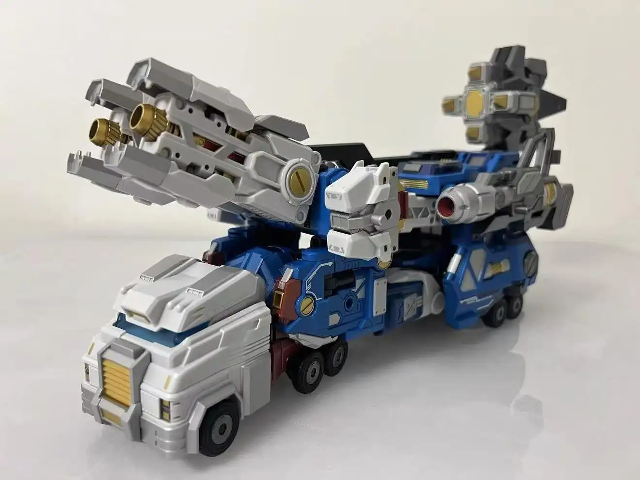 In stock DJS-BS01 Skybreaker Steel Cannon Vice Commander IDW Ultra Magnus Transformable Toy SakuraStar Store Great General Toys