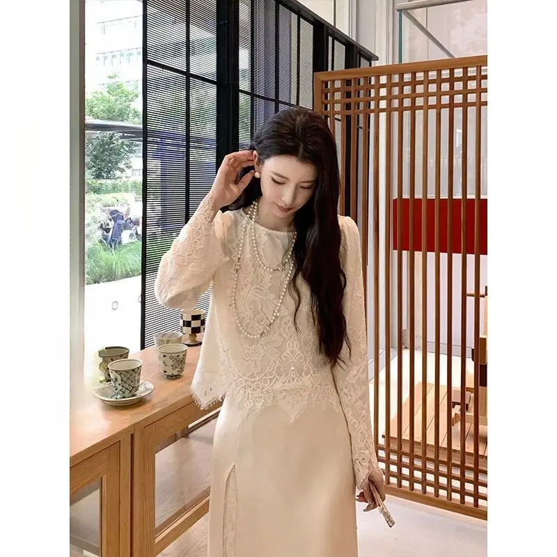 

French Lace Long Sleeve Blouse Women Spring New Hit