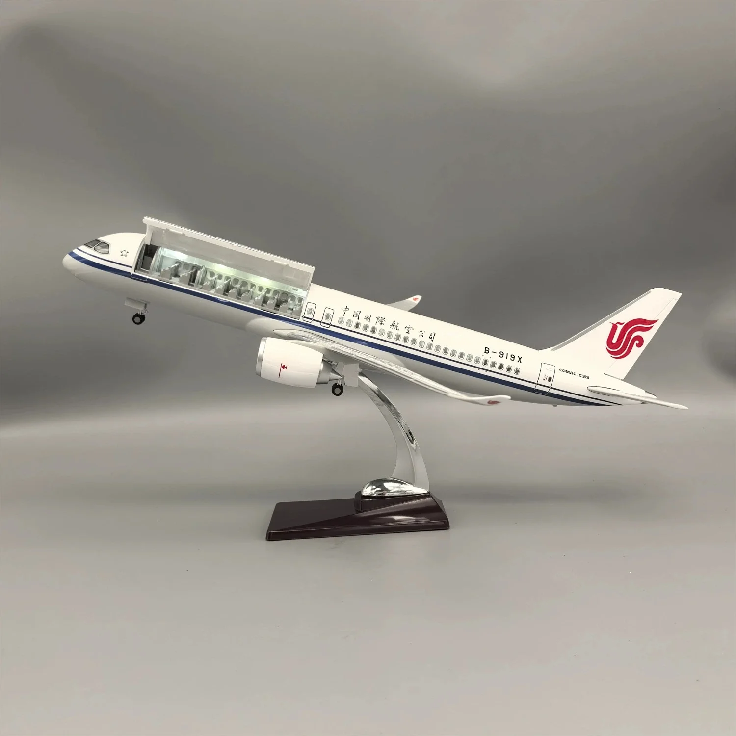 

Model Aircraft Air China Airline C919 Openable Cabin Door Airplane Diecast Resin 47cm Adults Fun With LED Lights Ornaments Gift