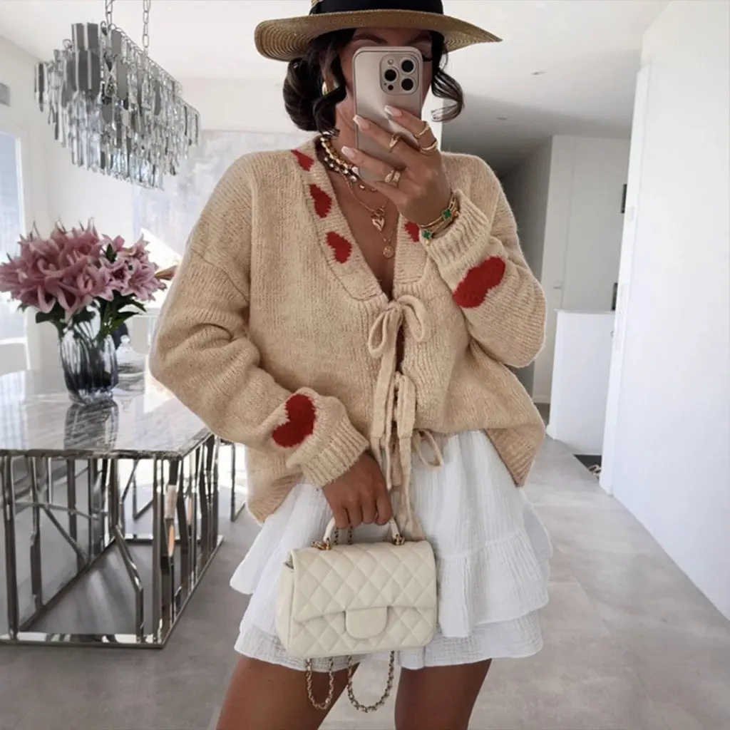

Women's Elegant Fashion Knitted Cardigan Contrast Color Heart Pattern Front Lace-Up Pocket European And American Style