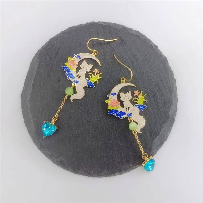Vintage Nine-tailed Snow Fox Earrings for Women 925 Silver Hook Mysterious Legend Animals Shaped Metal Painting Jewelry Ear Clip