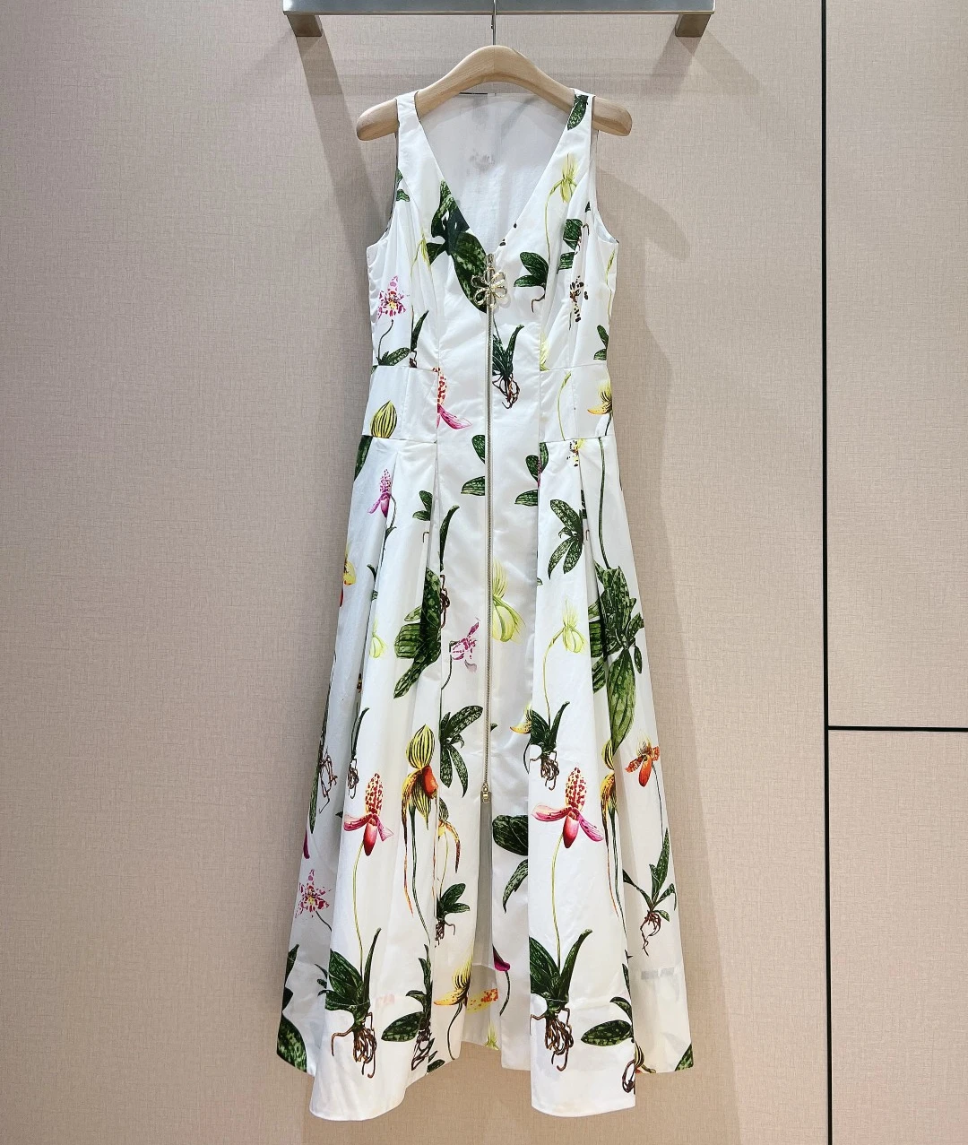 Women's White Botanic Floral Print Sleeveless Front Zipper Closure High Quality Elegant Midi Dress