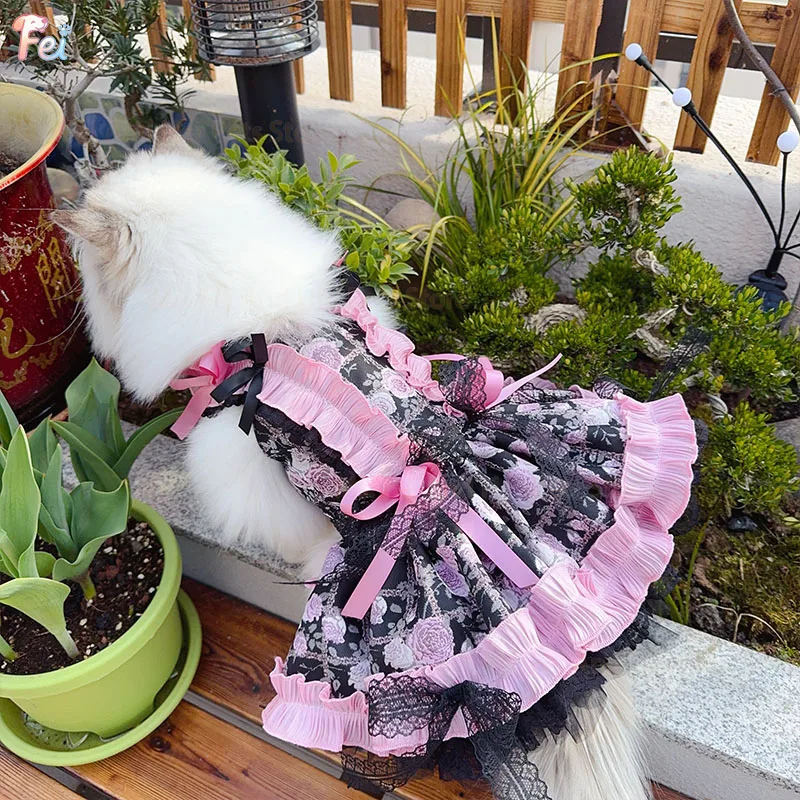 جميل كلب الملابس الفاخرة اليدوية الأسود الوردي زهرة طباعة ذيل طويل فساتين الأميرة للكلاب الصغيرة المتوسطة تشيهواهوا جرو