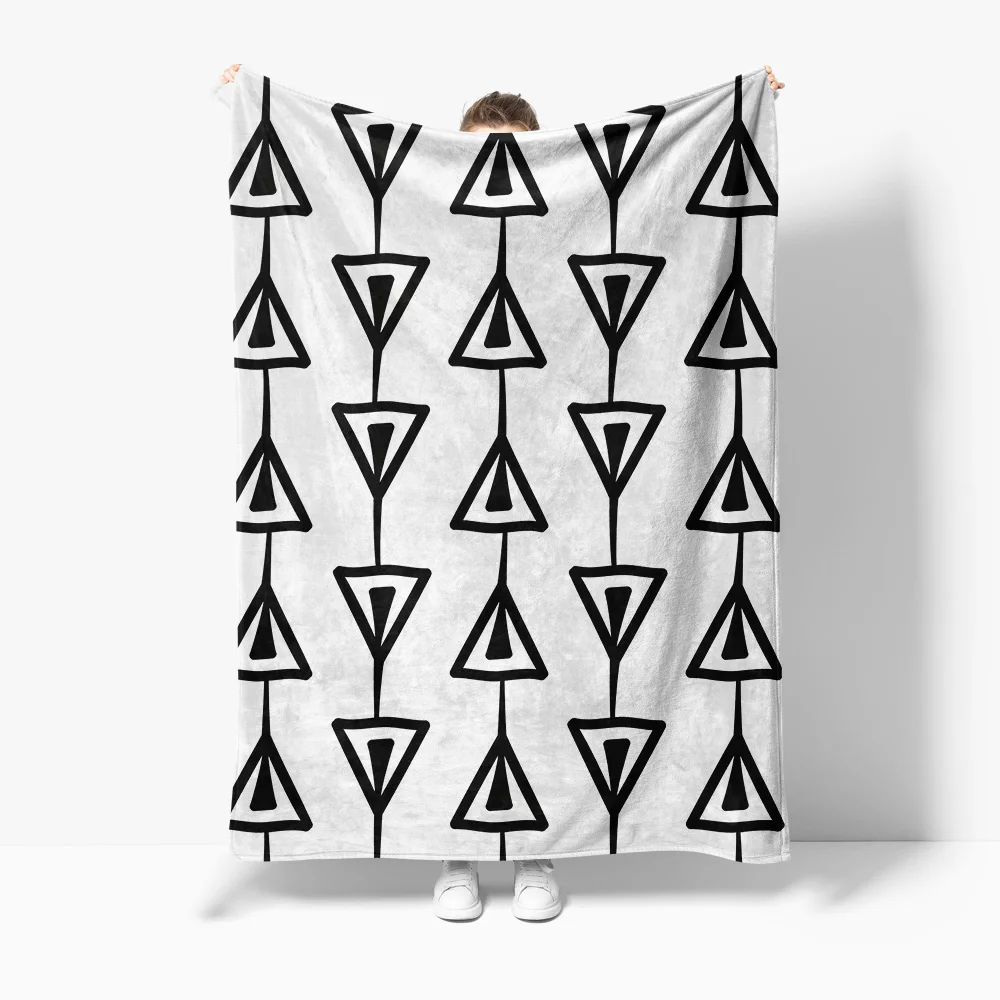 Black Geometric Triangle Throw Blanket Sofa Bed Bedding Decorative Blanket for Living Room Bedroom Kids Room Gift