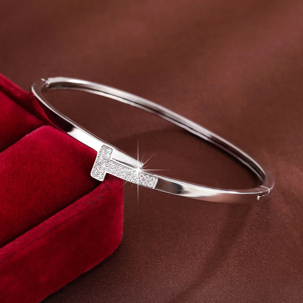 Eenvoudige T-letter ontwerp synthetische zirkonia damesarmband voor dagelijks cadeau geven van sieradenaccessoires