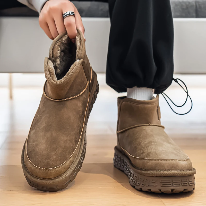 Thickened Fleece Lined Winter Snow Boots Men's Outdoor Waterproof Anti-slip Bread Shoe Leather Fur Integrated Short Tube Boots