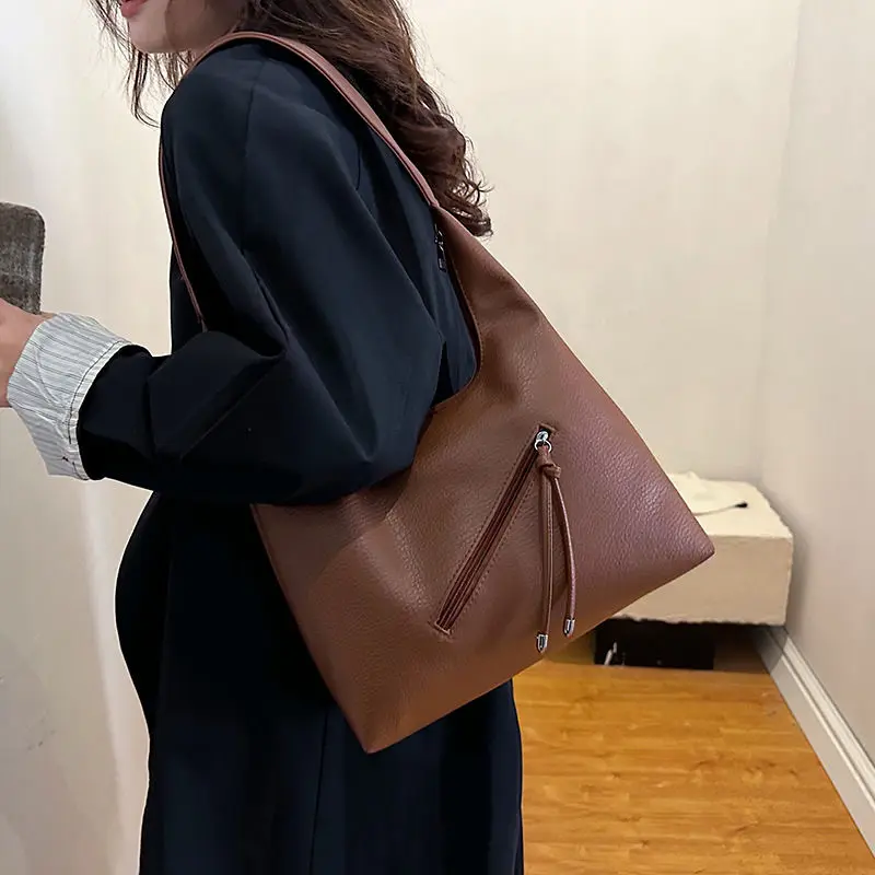Korean Version Genuine Leather Commuter Tote Bag Simple Ladies Soft Leather Tote Shoulder Handbag Large Capacity
