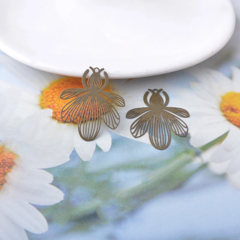 20 Stück AB9574 Schmuck aus 14k Gold, ausgehöhlte Bienen-Anhänger, bemalte Honigbiene, Tieranhänger, DIY-Zubehör für Damenohrringe und Halsketten – Detail 8