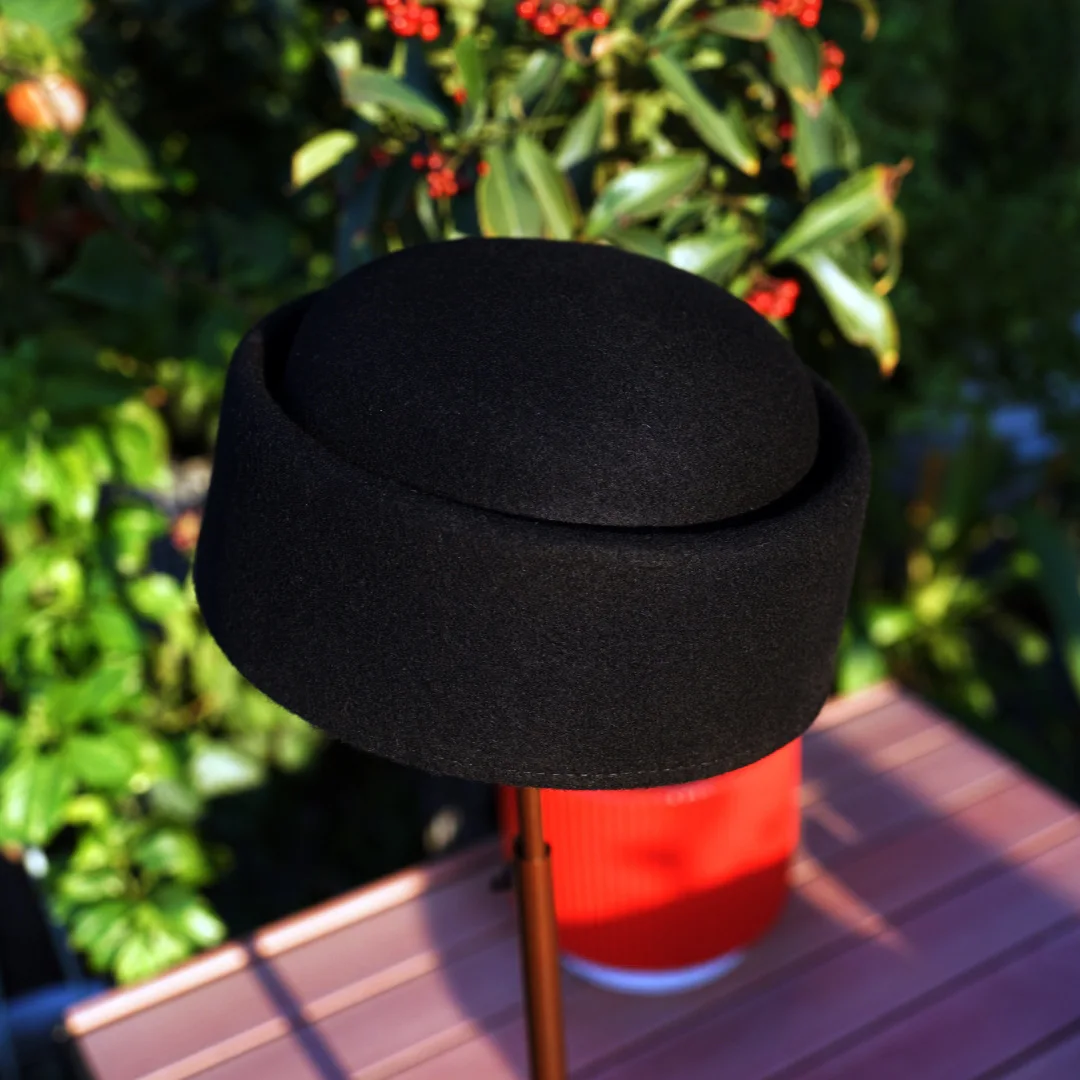 Retro Flight Attendant Ball Hat Women's 100% Wool Felt Beret Party Charming Hat Wedding Cocktail Party Medicine Box Hat