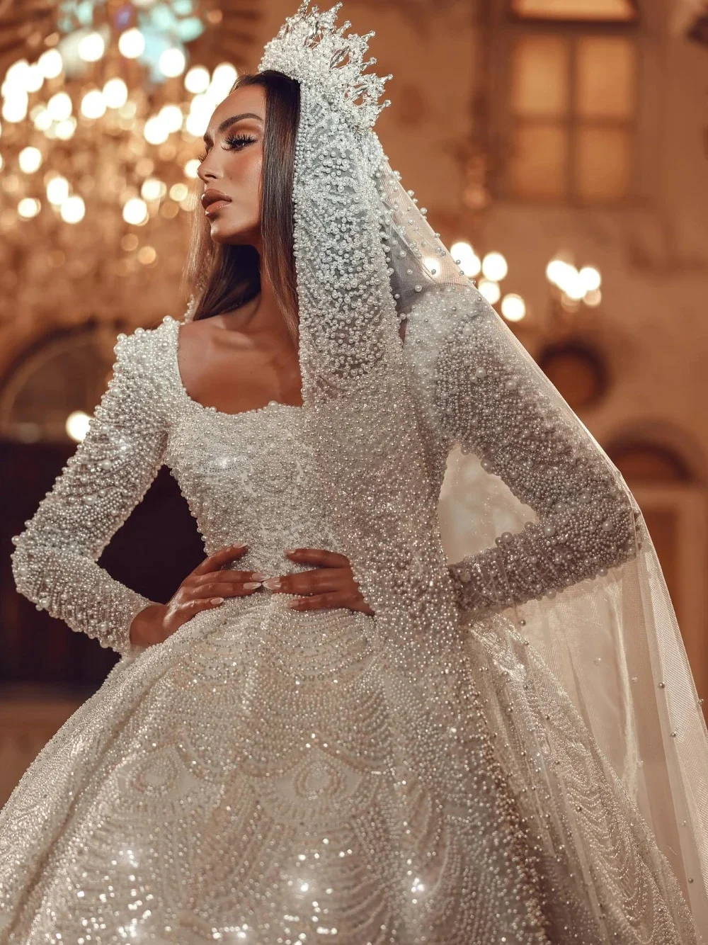 Luxuoso pérolas vestido de casamento vestido de baile romântico manga longa frisado vestido de noiva trem varredura personalizado vestidos de novia