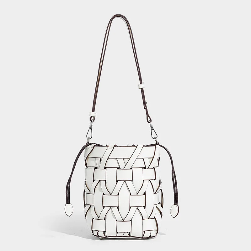 

New Fashion Woven Foreign Versatile Retro Shoulder Handbag 2025 New Bucket Women's Messenger Bag