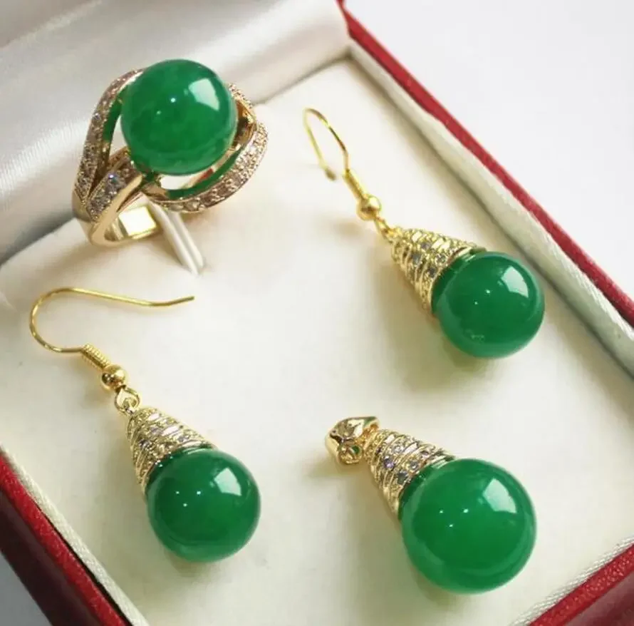 

1Set AAA 12mm Green jade Pendant Necklace Earrings Ring Set Fashion Wedding Party Jewellery
