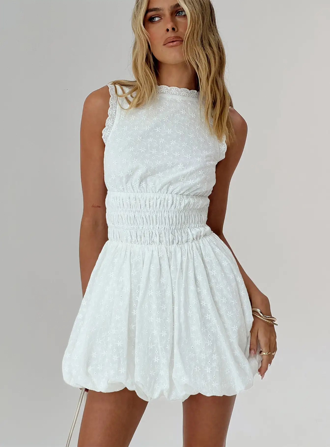 

Cute Waist Bubble Mini Dress, Luxury Embroidered Lace Trim White Dress, Commuter Party Elegant Short Dress