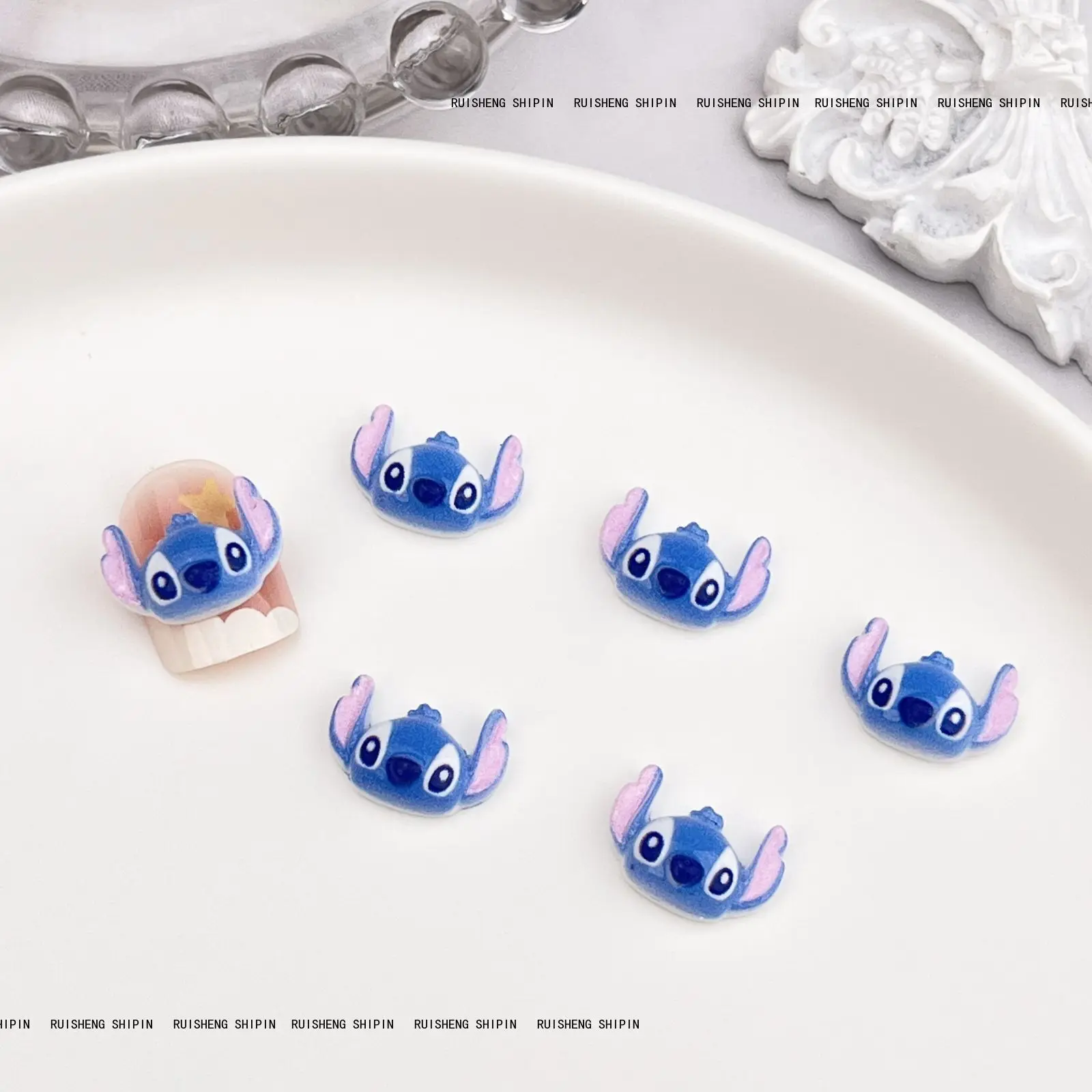 50개 만화 디즈니 동물 시티 스티치 네일 아트 장식 야광 귀여운 3D 긴 귀 토끼 애니메이션 레진 DIY 네일 아트 액세서리