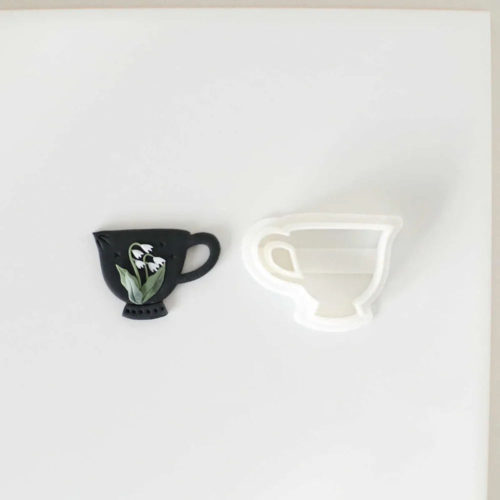1 Stück Kaffeetasse aus Kunststoff, Tonschneider für die Herstellung von Ohrringen, 3D-Blumenverzierungen, weiches Tonform-Werkzeugset, Präzisionsmesserform – Detail 1