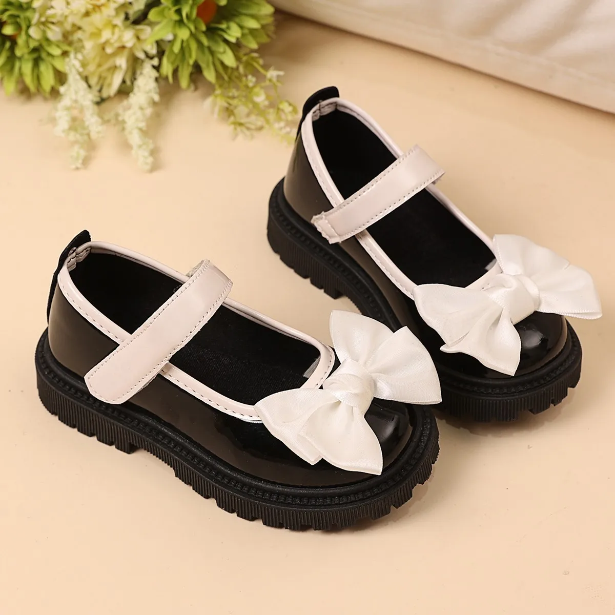 

2025 Spring Autumn Girls Leather Shoes with Big Bows Children Princess Shoes Round Toes Soft Bottom Kids Flat Shoes Non-slip
