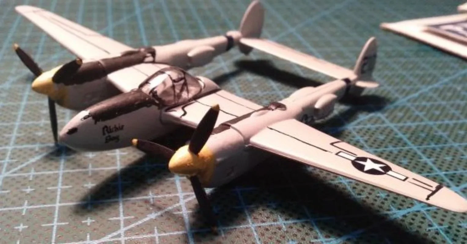 Assemblage en plastique de chasseur militaire, types 25 au modèle d'avion au choix, 1: 144