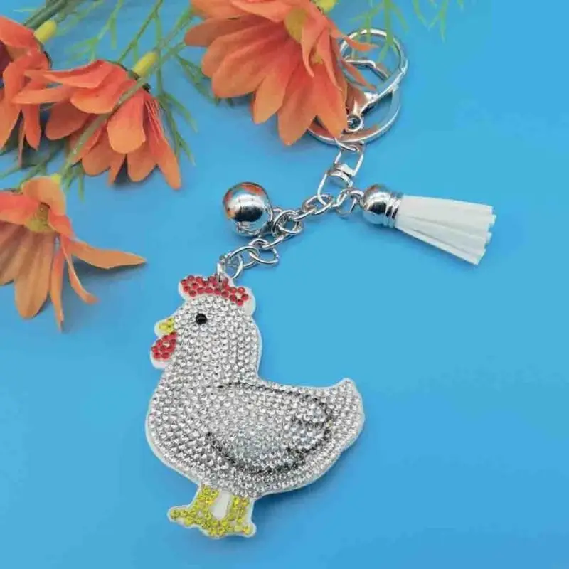 2Pcs Sparkling Rhinestones Car Holder Rhinestones Chicken Keychain Charms Purse Charm for Women Handbags Backpacks K92C