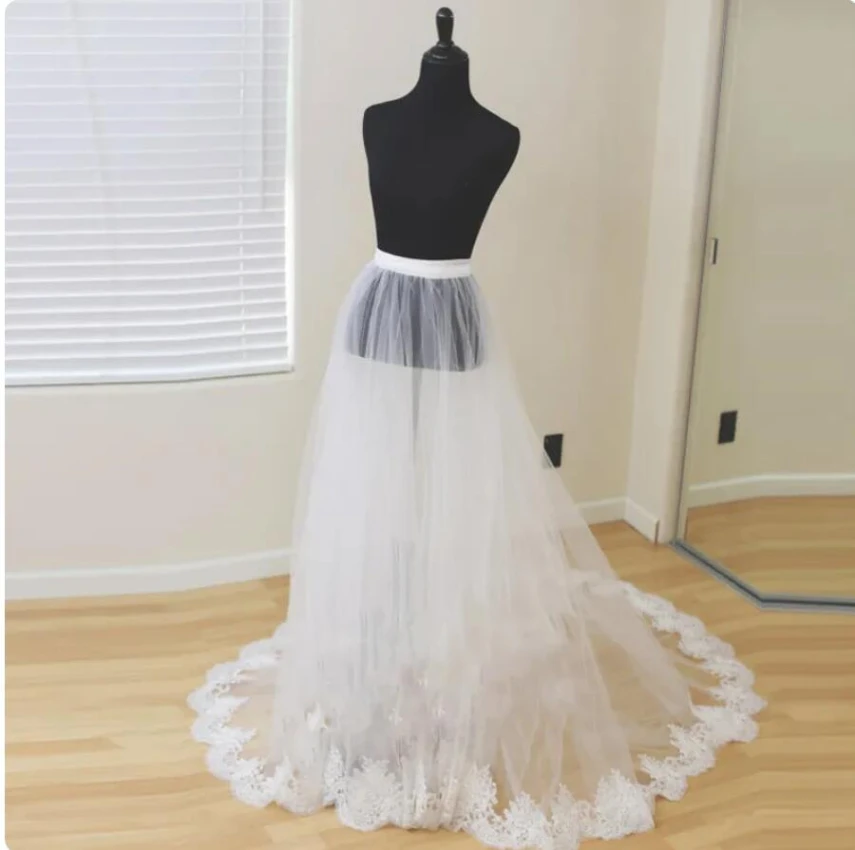 

Detachable Bridal Skirt Wedding Overskirt 2 Layers Removable Tulle Skirt with Lace Appliques Edge Bridal detachable train