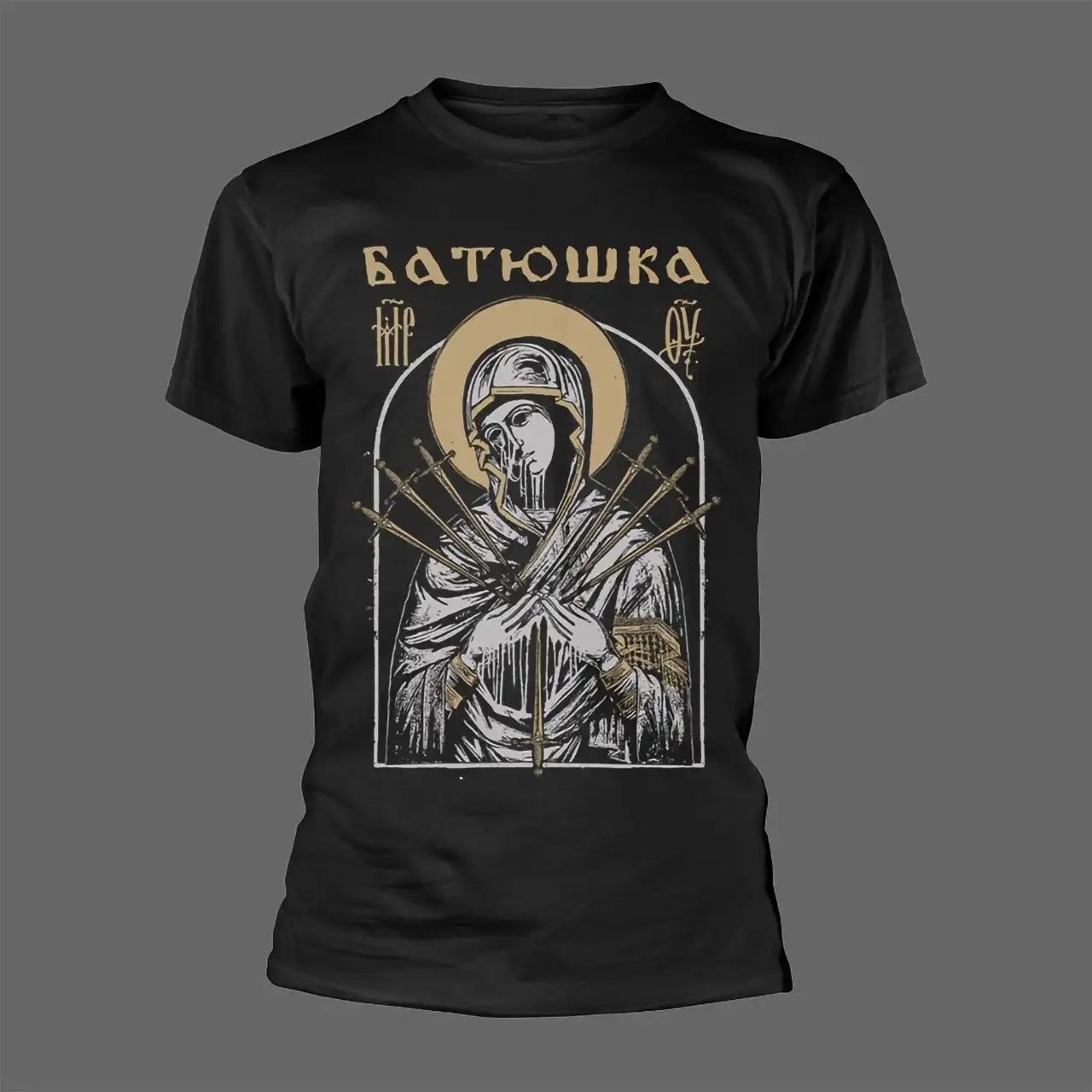 تي شيرت رياضي عصري بأكمام قصيرة لعام 2026 بطبعة معدنية سوداء، أنيق ومسامي، مناسب للارتداء اليومي