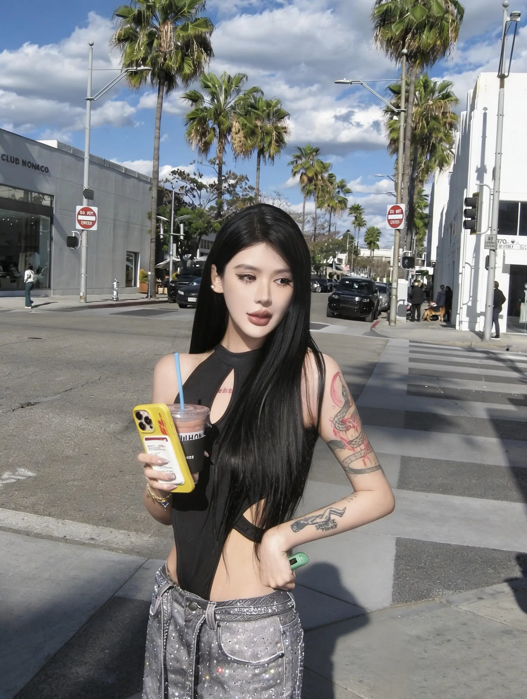 

Черный костюм с вырезом на горловине для женщин: летняя утягивающая верхняя одежда и прямые шорты с низкой талией для повседневной носки