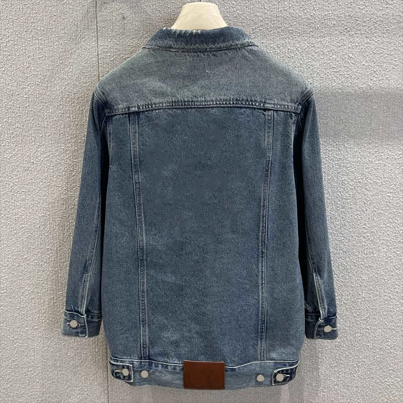 เสื้อแจ็คเก็ตยีนส์ผู้หญิงคุณภาพสูง สไตล์วินเทจ ขาดเซอร์ๆ พร้อมโลโก้พิมพ์ลาย คอลเลคชั่นใหม่ เสื้อผ้าผู้หญิง 251212113