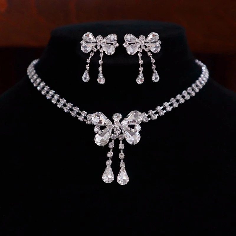 3 Sets Fashion Light Luxury Temperament Senior Sense of Necklace Elegant Rhinestone Bow Lock Bone Collar