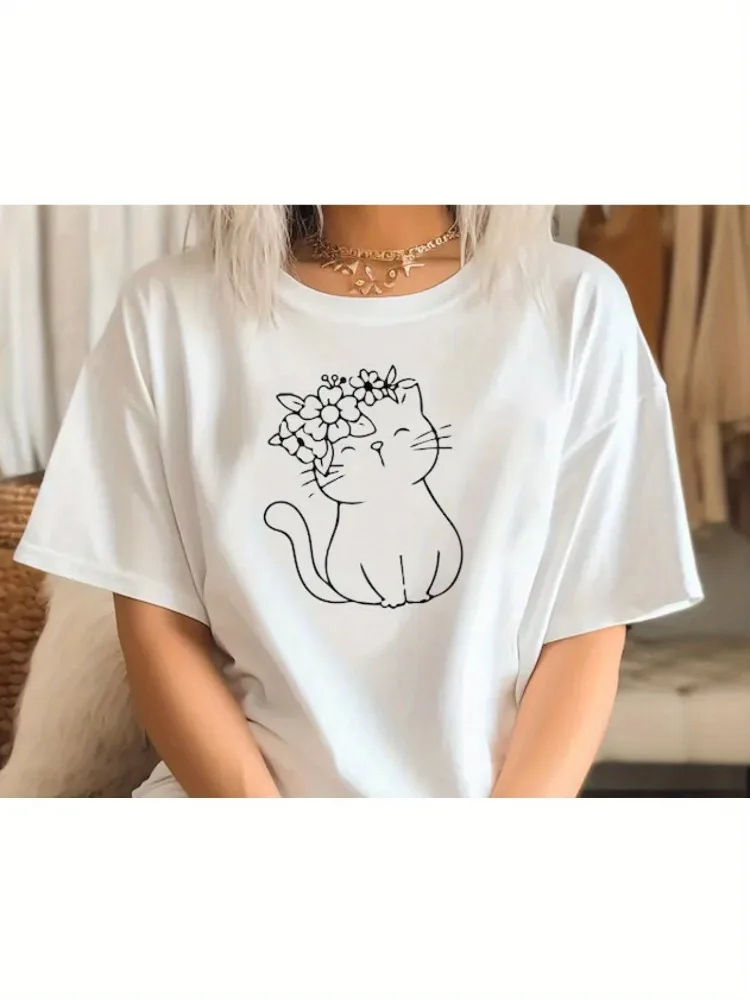 

Women's Casual T-Shirt with Smiling Cat and Flower Garland Design Everyday Relaxed Crew Neck Top Stylish Casual Wear