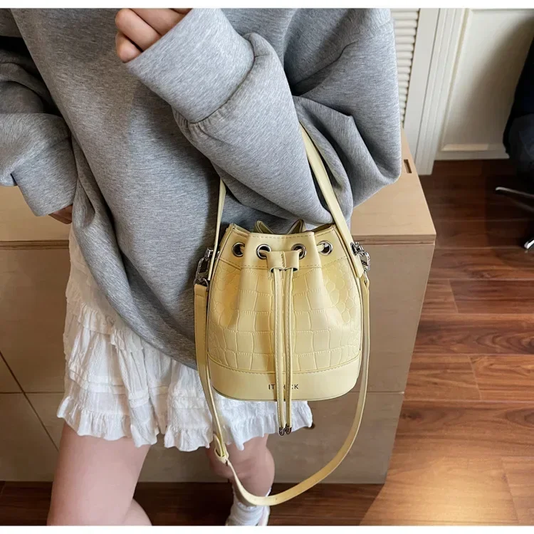 2025 Summer Women's Stone-Textured Square Bag Urban Commuting Essential Waterproof Handheld Shoulder Crossbody Bag