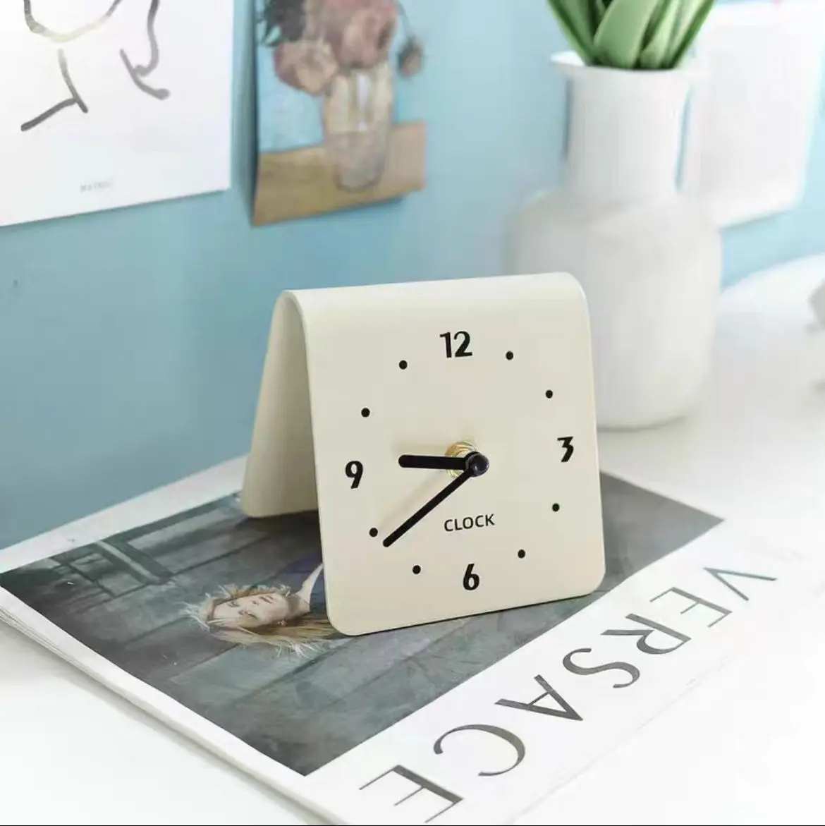 &c 15x15 cm Cream Vintage Desk & Table Clocks Mute Seat Ornaments for Living Room & Department Customizable