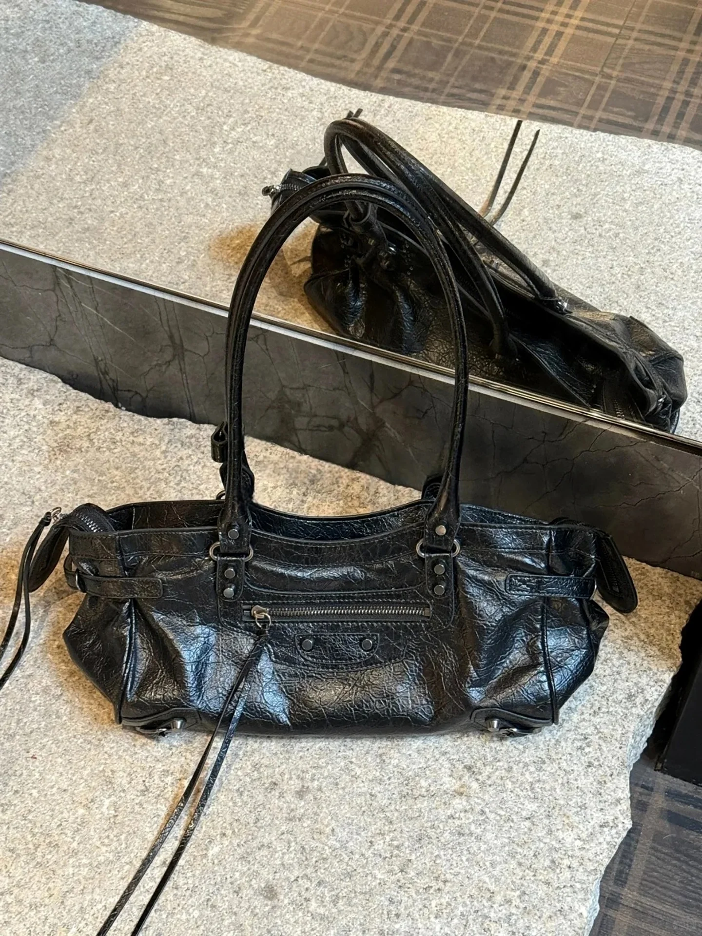

ETTE 2025 New Women's Motorcycle Bag Oil Wax Cowhide Handbag Single oulder Underarm French Bread Bag Street Cool Sle Handbag