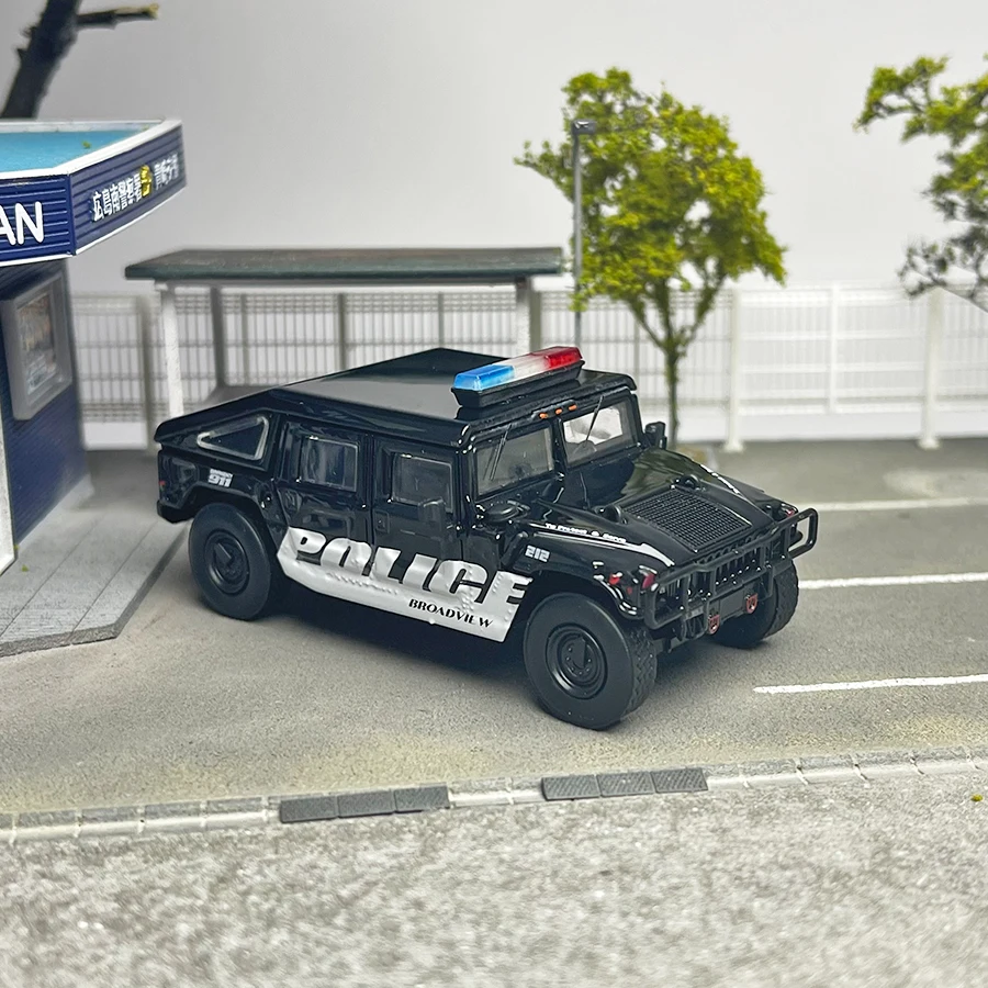 Master 1:64 Police Car H1 Car Model