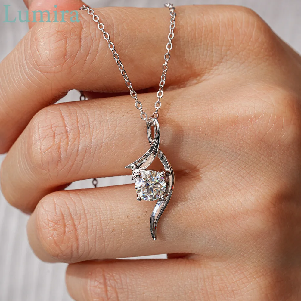 

Lumia Fashion Classic 1-Carat Moissanite Necklace Platinum PT950 Irregular Geometry Pendant for Women