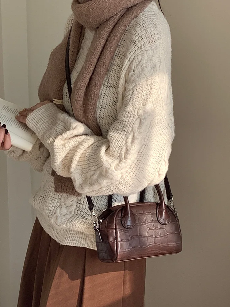 

Cowhide tote Bowling New Fashion Women's Bag Genuine Leather Pouch designer luxury high quality Crossbody Small vintage handbags