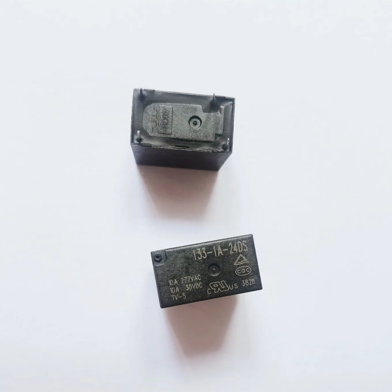 Original new 100% import relay 133-1A-24DS 4pin original genuine instead of 982-1A-24DS