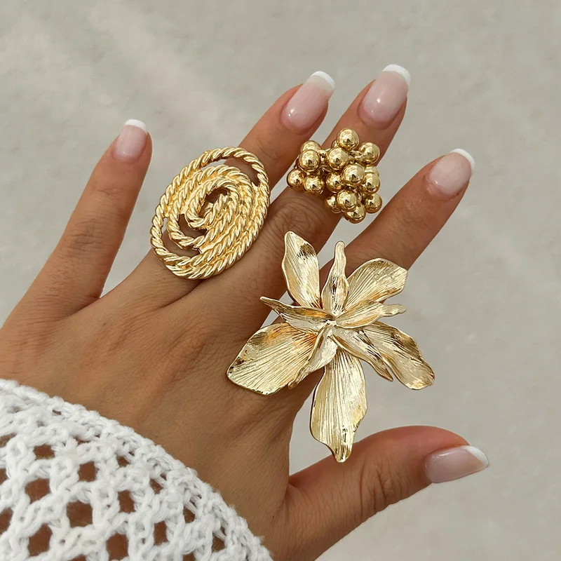 

New Creative Recommended Exaggerated Metal Flower Ring Women Men Girls Fashion Petal Party Jewelry Accessories