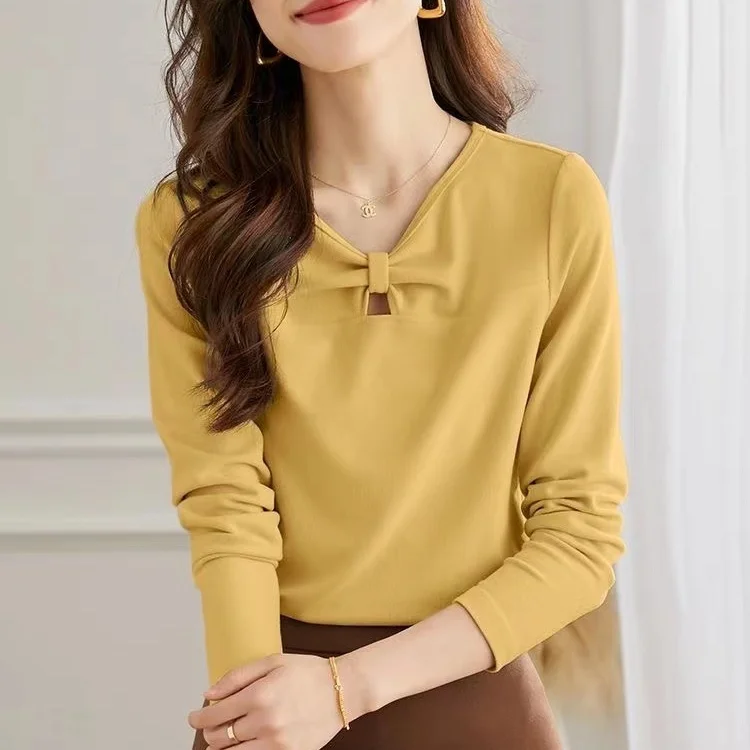 2024 Herfst en Winter Warme Fluwelen Kleding Nieuwe Stijl Franse Top Vrouwen Zwart Geel Shirt Shirt Femme Vintage Kleding