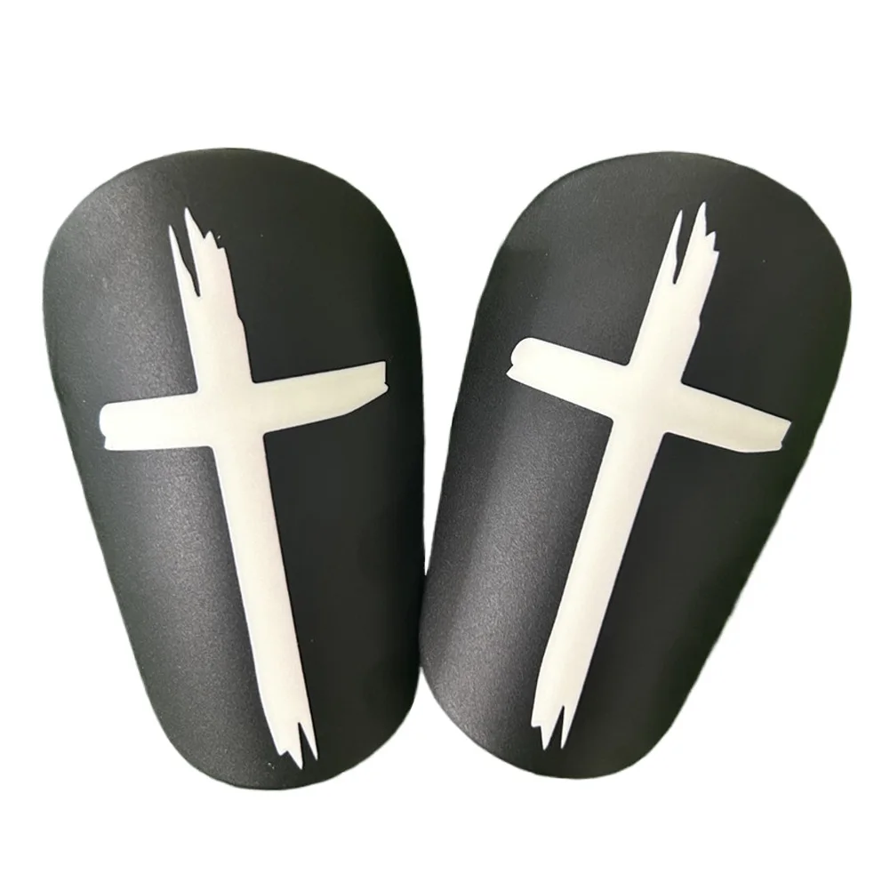 1 par mini caneleiras de futebol cruz pequenas caneleiras de futebol absorção de choque protetor de perna de futebol para homens