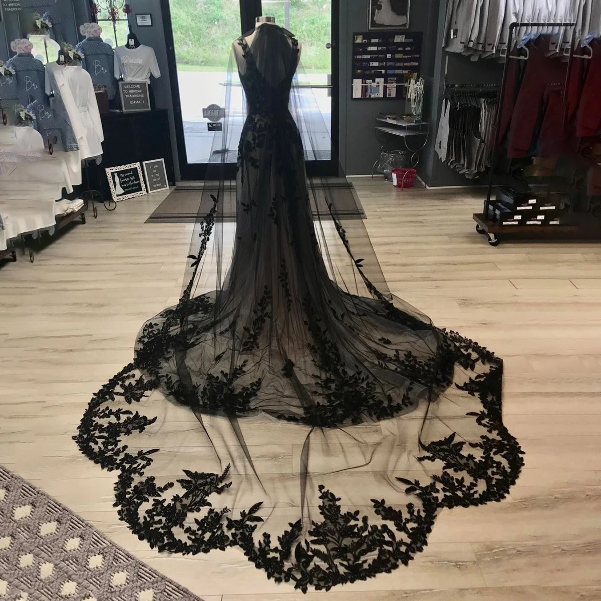 Black Cathedral Embroidered Bridal Veils Whimscial One Tier Tulle Customized Appliqued Trim Long Wedding Veil With Comb