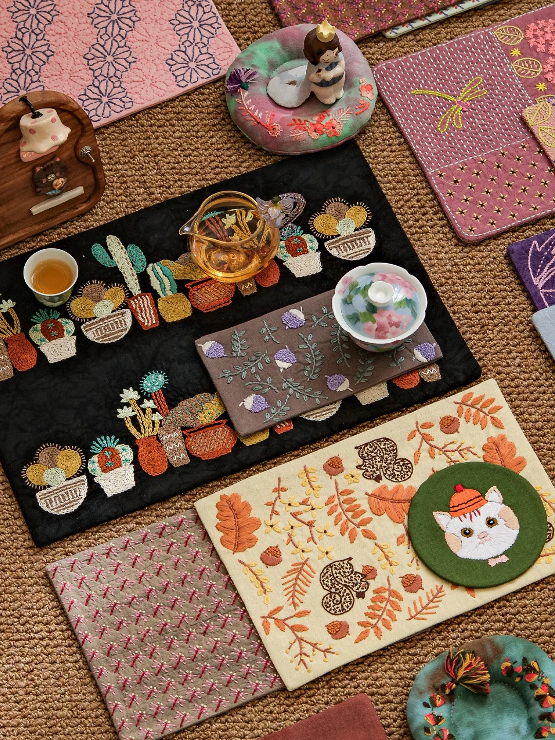 

Handmade Embroidered Floral Tea Set Coaster Style Sewing Artistic Home Decor Tablecloth Dining Table Centerpiece