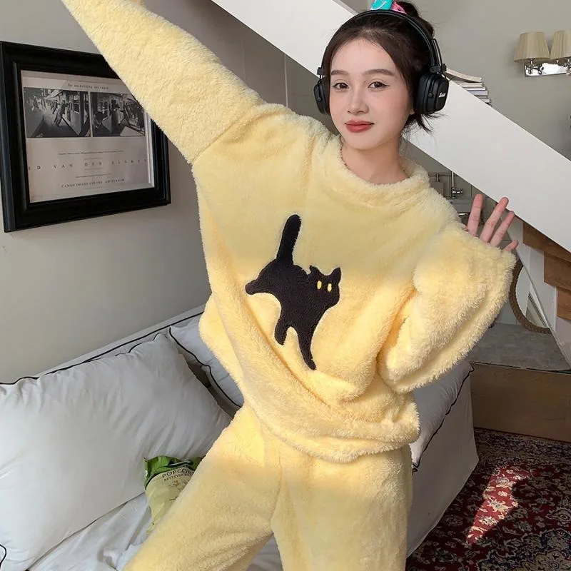 2024 New New Yellow Cat Homewear Suit Thick Coral Velvet Pajamas Round Collar Warm Loungewear Loose Cute Cat Fleece Sleepwear