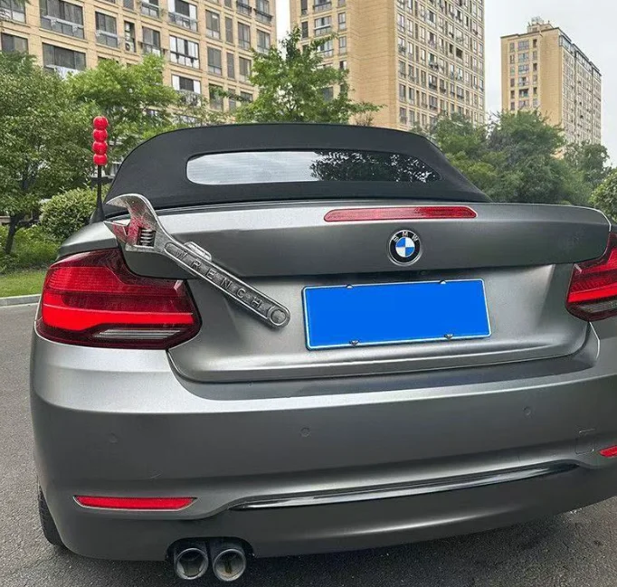 

Русская кукла с хвостом автомобиля, пара кузова автомобиля, электромобиль, забавная лягушка, автомобиль, внешние аксессуары с пряжкой, подарок