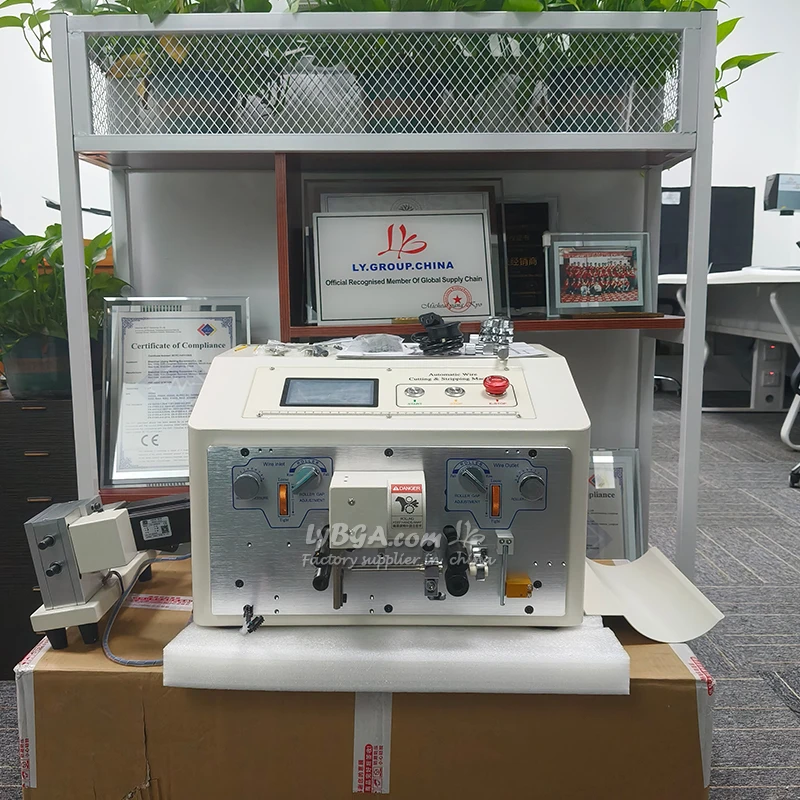

SWT-608-NX-2S Double Wire Twisting Peeling Stripping Cutting Machine 0.1-4.5mm2 220V 110V 350W Touch Screen Control