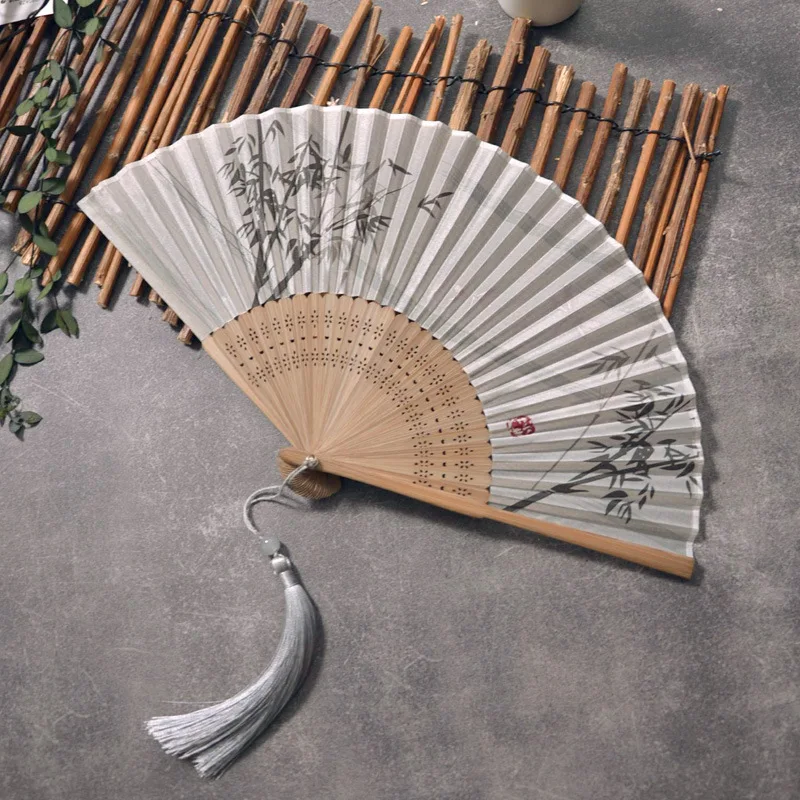 

Folding Fan Retro Boutique Silk Gift Fan High-end Ancient Style Dance Cheongsam